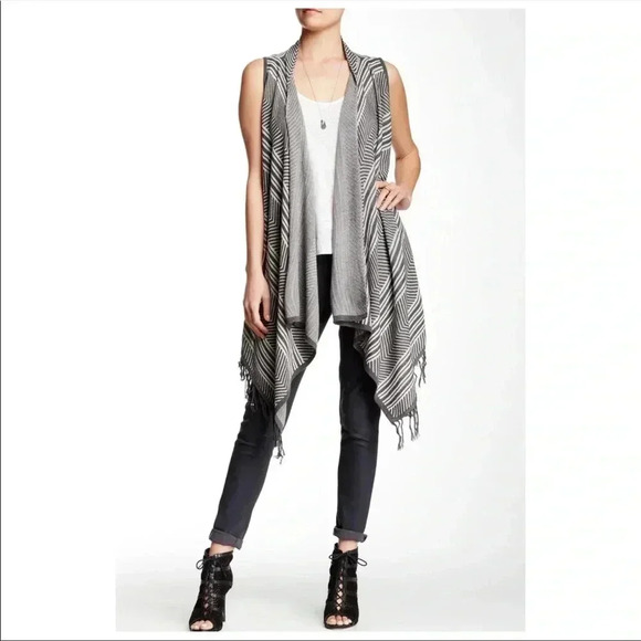 PAPER CRANE Chevron Stripe Vest - Picture 1 of 6